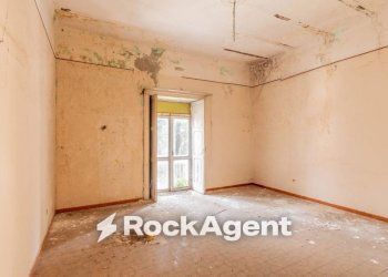 Camera da letto - Casa indipendente corso V. Emanuele, 129, Angri - foto 26
