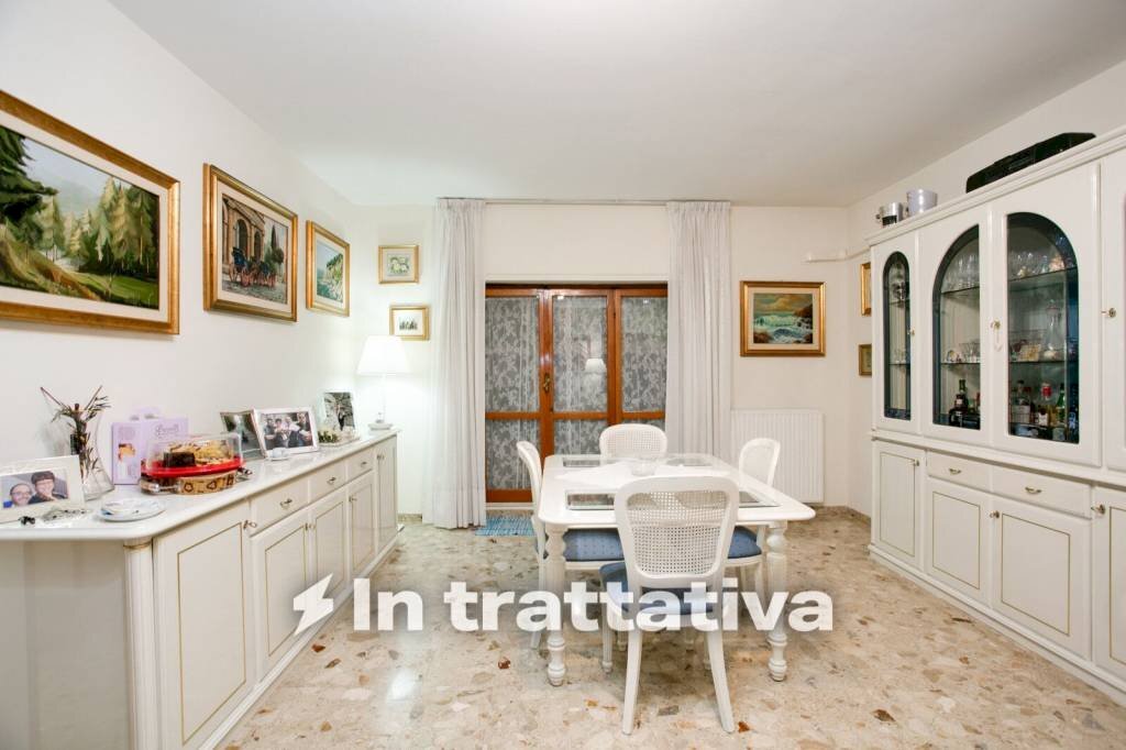 Salone - Trilocale via Gravina di Puglia, 26, Roma - foto 3