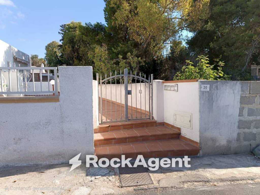 Ingresso - Casa indipendente via Taranto, 20, Morciano di Leuca - foto 3