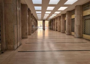 Interno palazzo - Magazzino via Duca Degli Abruzzi, 54, Catania - foto 2