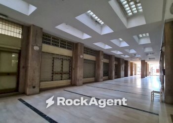 Interno non residenziale - Magazzino via Duca Degli Abruzzi, 54, Catania - foto 13
