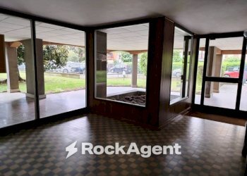 Interno palazzo - Quadrilocale via Alcide de Gasperi, 3A, Travacò Siccomario - foto 2