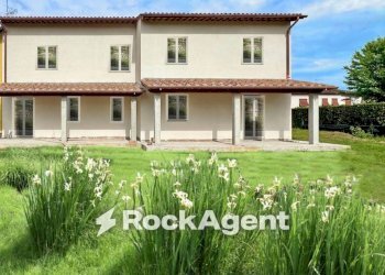 Facciata - Villa a Schiera Stradone di Camigliano, Capannori - foto 11
