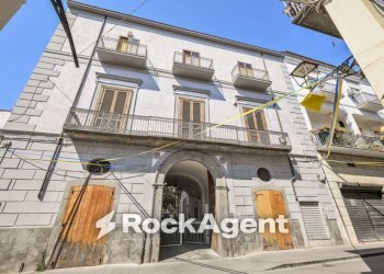 Facciata - Stable - Palace via Cesare Battisti, 117, Scafati - photo 3