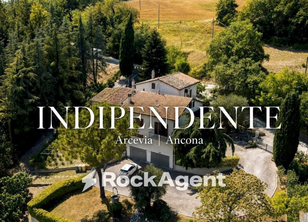 Vista - Independent house Frazione San Ginesio, 91, Arcevia - photo 1