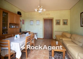 Salone - Independent house Frazione San Ginesio, 91, Arcevia - photo 13