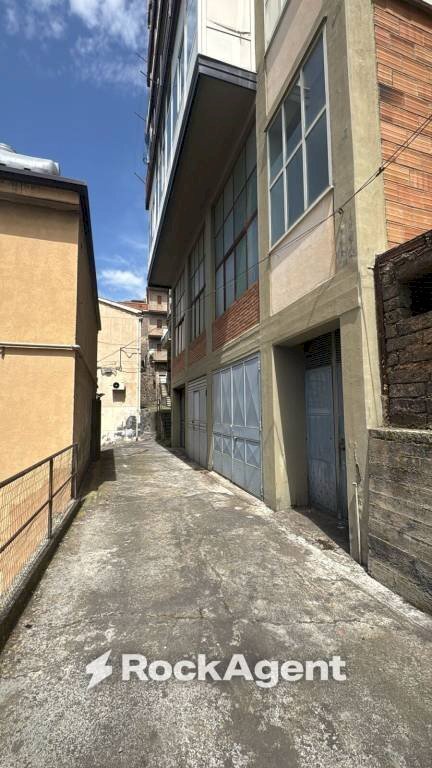 Cortile interno - Magazzino vico delle Scale, 3, Bronte - foto 2