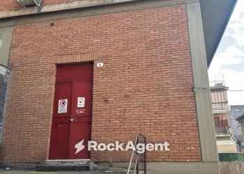 Ascensori - Magazzino vico delle Scale, 3, Bronte - foto 6