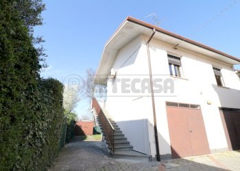 1_Esterno fronte - Appartamento Via Giotto 5, Bondeno - foto 1