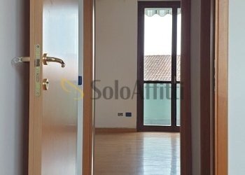 camere e disimpegno notte.jpg - Appartamento via galvani  2, Solaro - foto 5