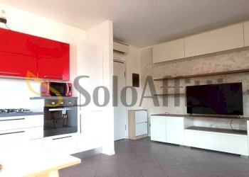 soggiorno con cucina a vista - Appartamento Via Papa Giovanni XXIII, Parabiago - foto 1