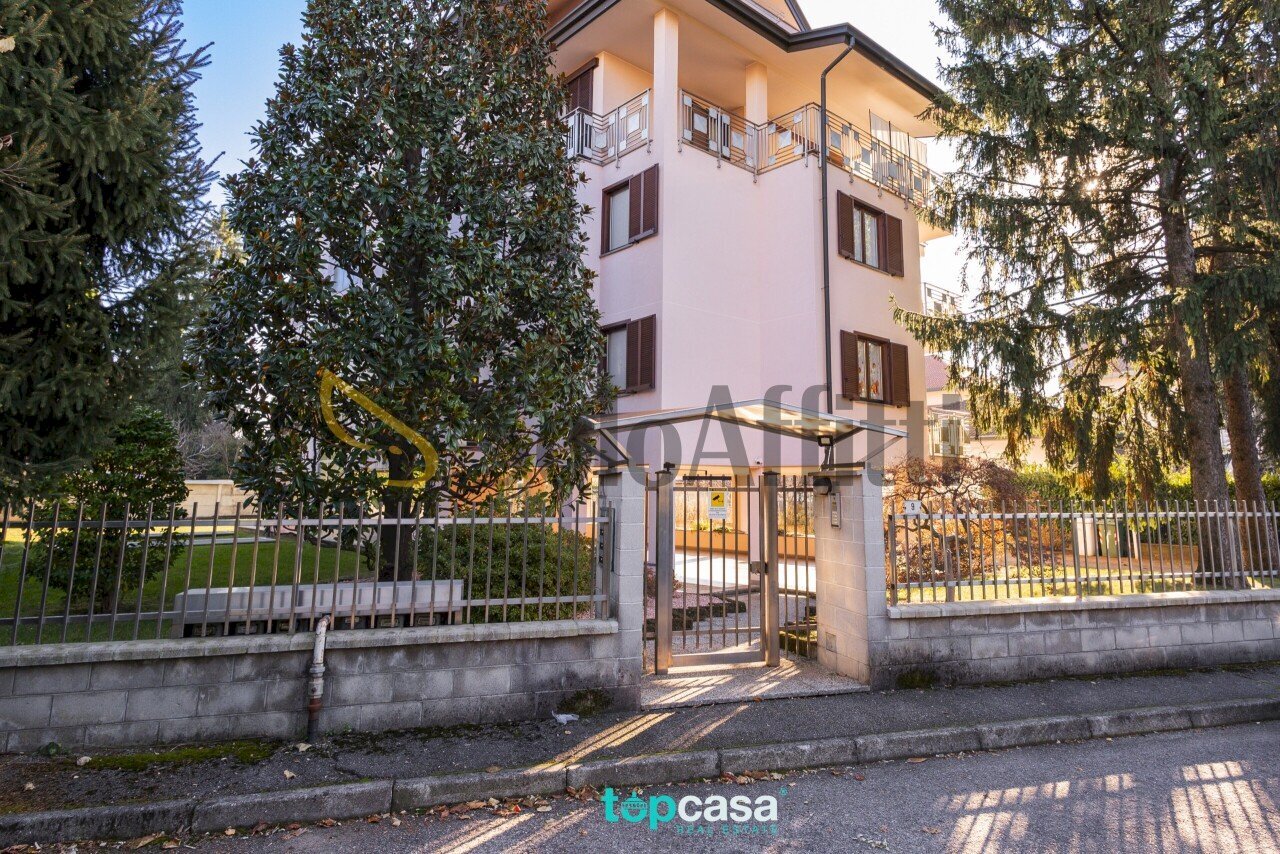 F01 - Quadrilocale Via Salvo D'Acquisto 9, Busto Arsizio - foto 1