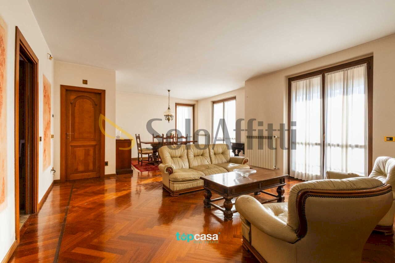 F02 - Quadrilocale Via Salvo D'Acquisto 9, Busto Arsizio - foto 2