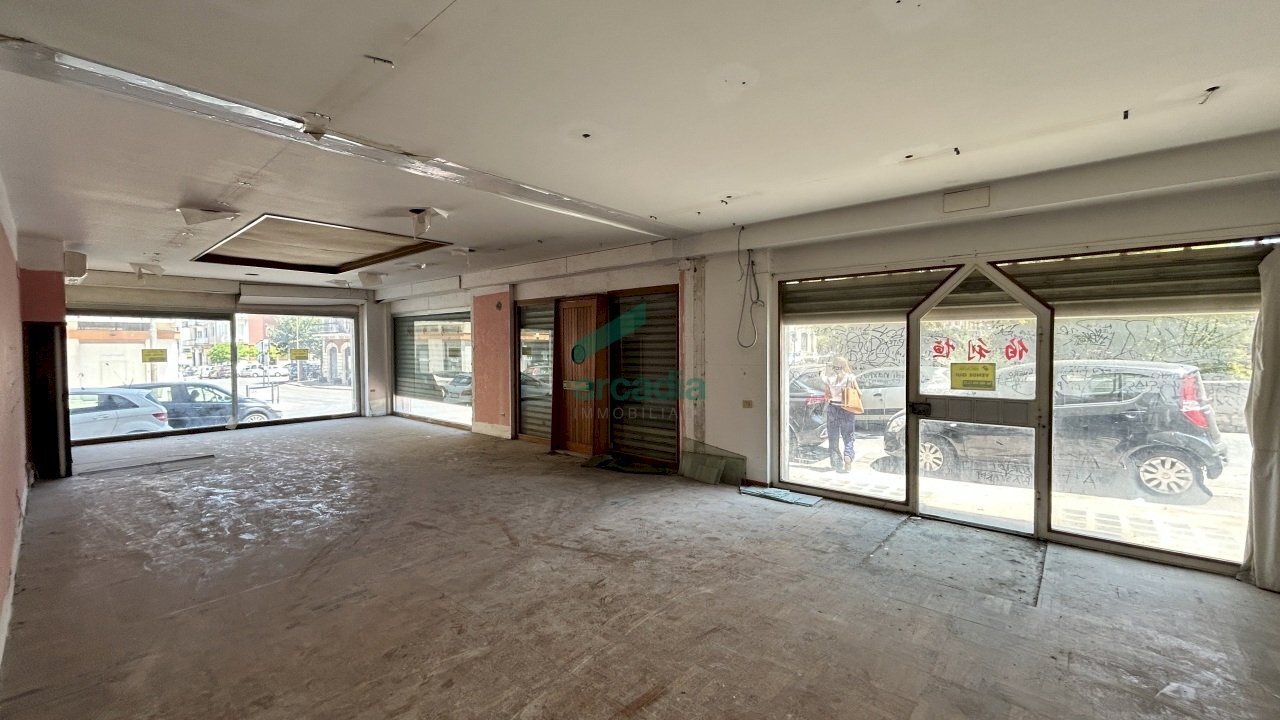 dettaglio - Commercial Premises Via Vincenzo Petruzzi 49, Putignano - photo 1