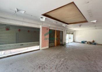 dettaglio - Commercial Premises Via Vincenzo Petruzzi 49, Putignano - photo 3