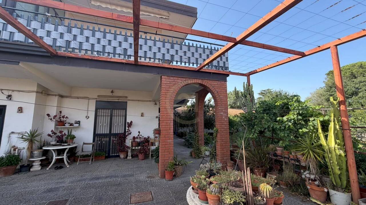 esterno - Three-room apartment Mascalucia - photo 2