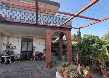 esterno - Three-room apartment Mascalucia - photo 2
