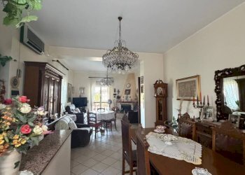 cucina soggiorno - Three-room apartment Mascalucia - photo 15