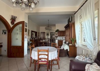 cucina soggiorno - Three-room apartment Mascalucia - photo 24