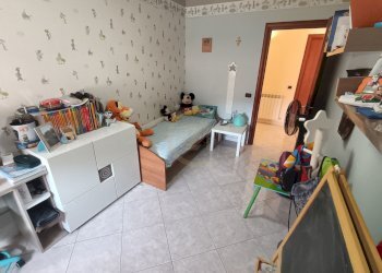 09 - Prima cameretta - Appartamento Via Texas 13, Biancavilla - foto 9