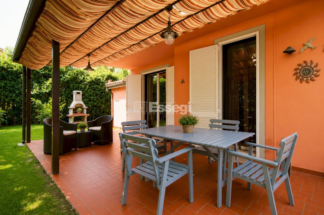 vendesi villetta con giardino lucca21 - Villa Via Pesciatina 1194, Lucca - photo 1