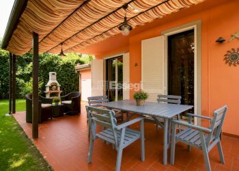 vendesi villetta con giardino lucca21 - Villa Via Pesciatina 1194, Lucca - photo 1