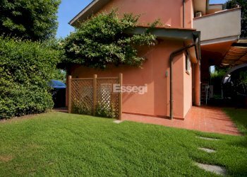 vendesi villetta con giardino lucca2 - Villa Via Pesciatina 1194, Lucca - photo 2