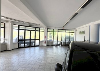 interno negozio - Commercial Premises Via Uberto Mondolfi 122, Livorno - photo 1