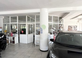 interno negozio - Commercial Premises Via Uberto Mondolfi 122, Livorno - photo 15