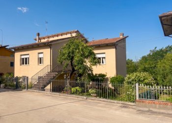 Gemini_Generated_Image_m1kt35m1kt35m1kt - Independent house Via Cella 2, Sant'Agata Feltria - photo 1