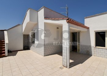 1 - Independent house Via Levanzo 17, Lecce - photo 2