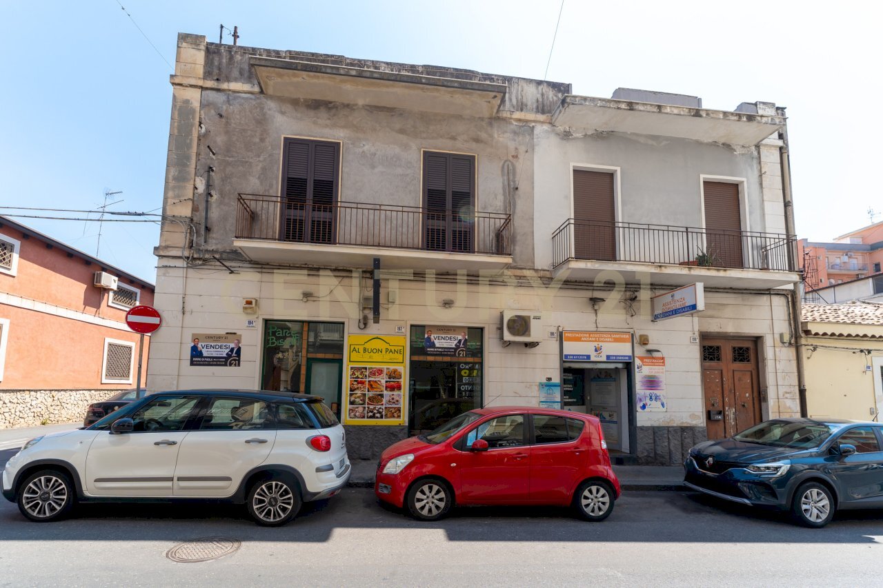 Bottega barriera (2) - Locale Commerciale Via del Bosco, Catania - foto 1