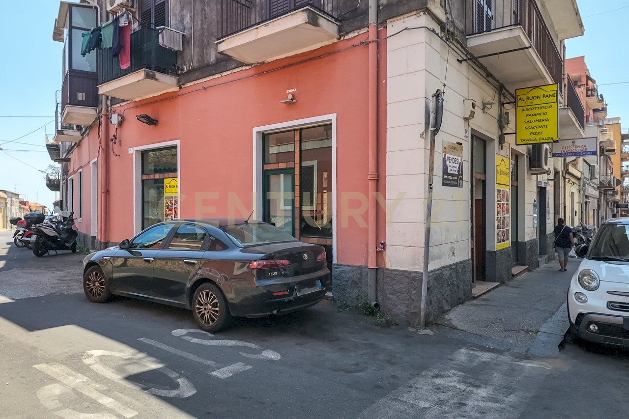 Bottega barriera (4) - Locale Commerciale Via del Bosco, Catania - foto 3