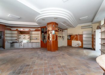 Bottega barriera (9) - Locale Commerciale Via del Bosco, Catania - foto 9