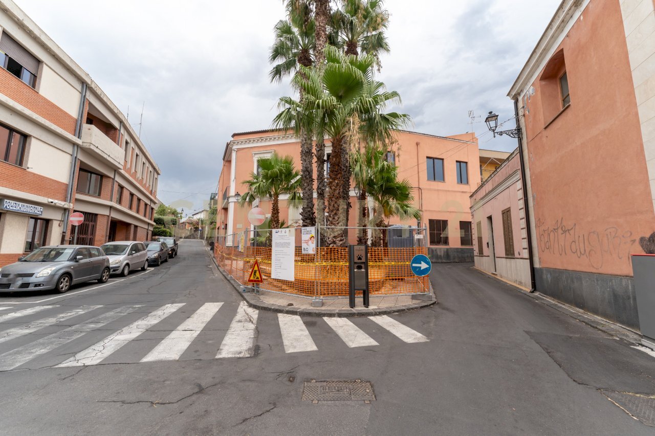 Piazza Marconi 1 (1) - Villa Piazza Guglielmo Marconi 1, Camporotondo Etneo - foto 1
