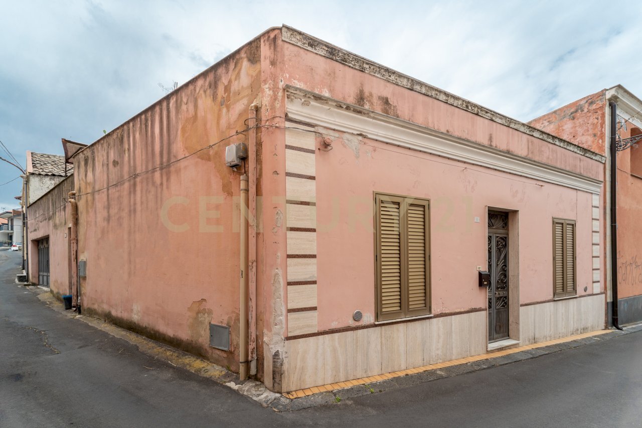 Piazza Marconi 1 (2) - Villa Piazza Guglielmo Marconi 1, Camporotondo Etneo - foto 2