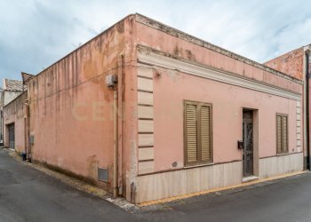 Piazza Marconi 1 (2) - Villa Piazza Guglielmo Marconi 1, Camporotondo Etneo - foto 2
