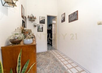 Piazza Marconi 1 (8) - Villa Piazza Guglielmo Marconi 1, Camporotondo Etneo - foto 8