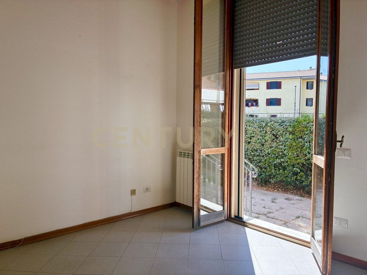 uscita giardino - Commercial Premises Via della Pace 50, Orbetello - photo 2