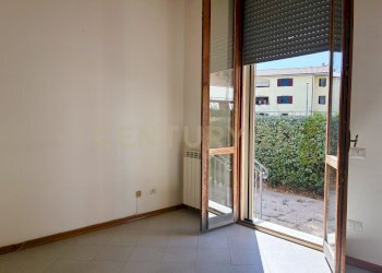 uscita giardino - Commercial Premises Via della Pace 50, Orbetello - photo 2