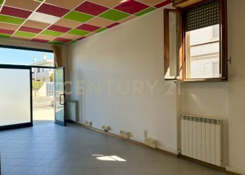ingresso - Commercial Premises Via della Pace 50, Orbetello - photo 9