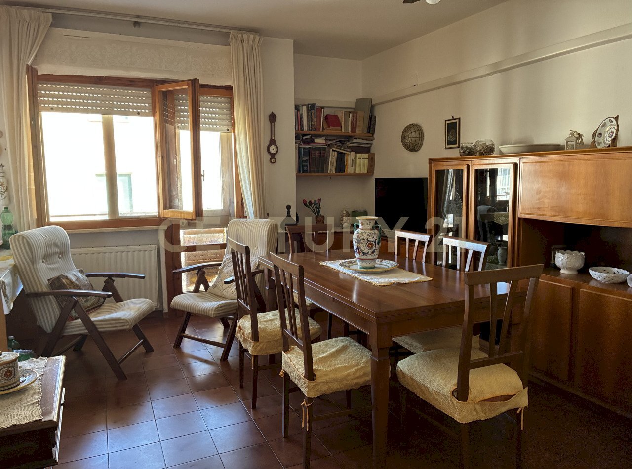 living - Appartamento Via Vittorio Alfieri 2, Orbetello - foto 2