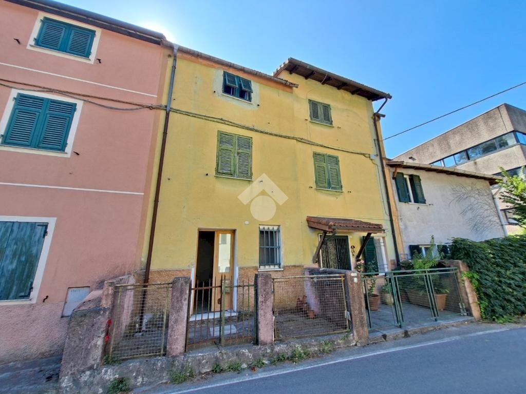 Three-room apartment Via Bartolomeo Parodi, Ceranesi - photo 1
