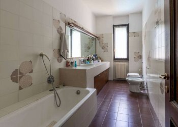 Terraced Villa Usmate Velate - photo 17