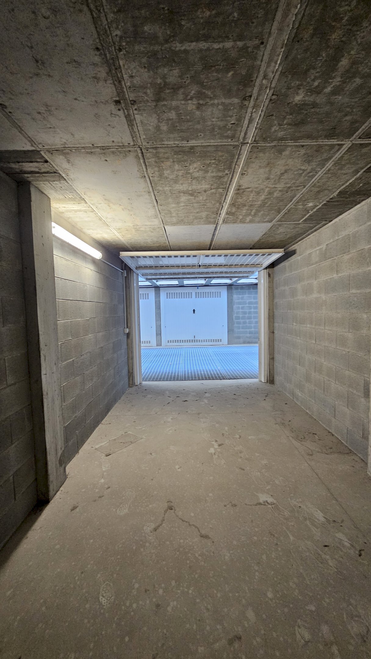Box via Chambery, Aosta - foto 1