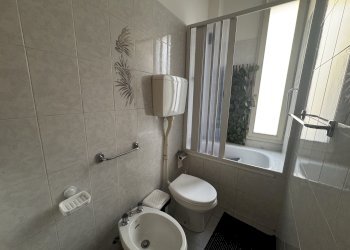 bagno - Appartamento via Giuseppe Massarenti, 264, Bologna (zona Massarenti) - foto 15