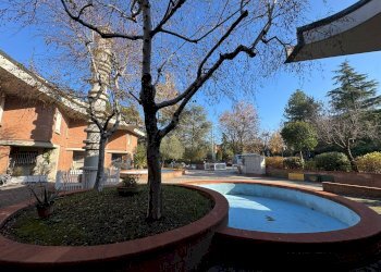 Piscina - Villa a Schiera Via del Fiume, frazione Idice, San Lazzaro di Savena - foto 33