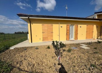 Facciata - Villa Bifamiliare Via Emilia Ponente 1683, Castel San Pietro Terme - foto 15