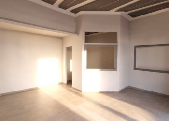 Commercial Premises Mondragone - photo 1