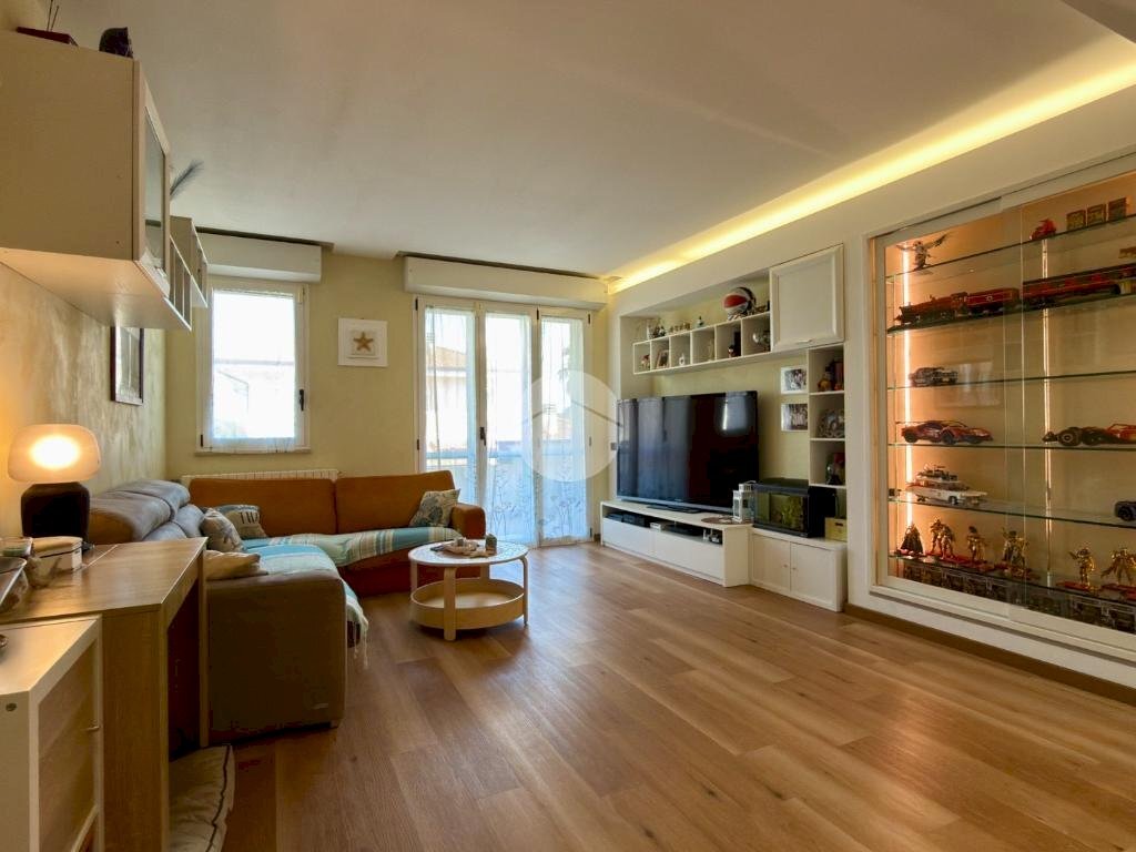 Four-room apartment Via Tiziano, Misano Adriatico - photo 1